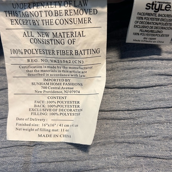 2 Decorative pillows - Picture 8 of 9